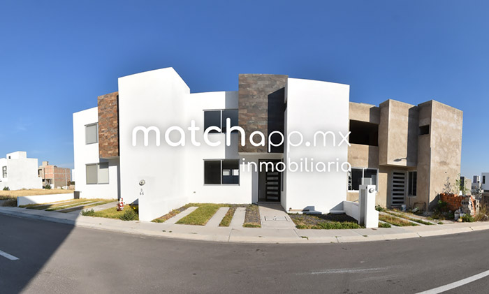 Casa en venta enAlvento residencial, 4 habitaciones máscuerto de servicio con baño, Terraza y balcon roof garden con asador, 3 niveles en venta por Carlos Esparza Ramón de matchapp.mx